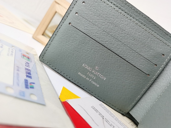 LVコピーウォレット角部分ディテール